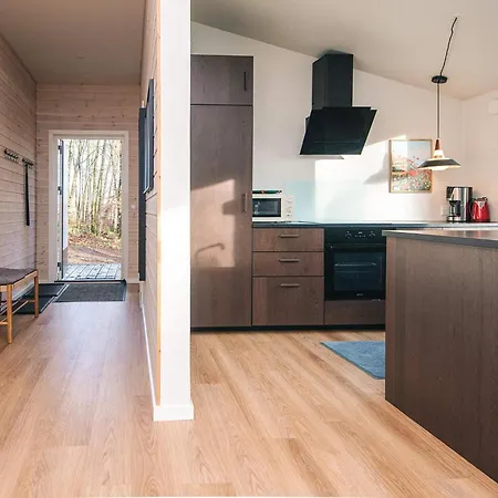 5 Person In Ans By-by Traum Roe