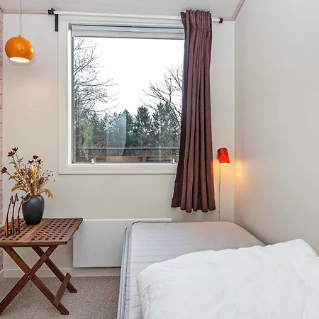 5 Person In Ans By-by Traum Roe