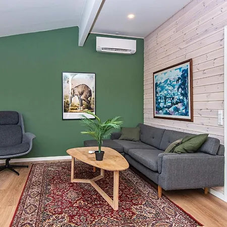 5 Person In Ans By-by Traum